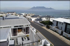 Ocean View Villa - Iconic Table Mountain and Ocean Views